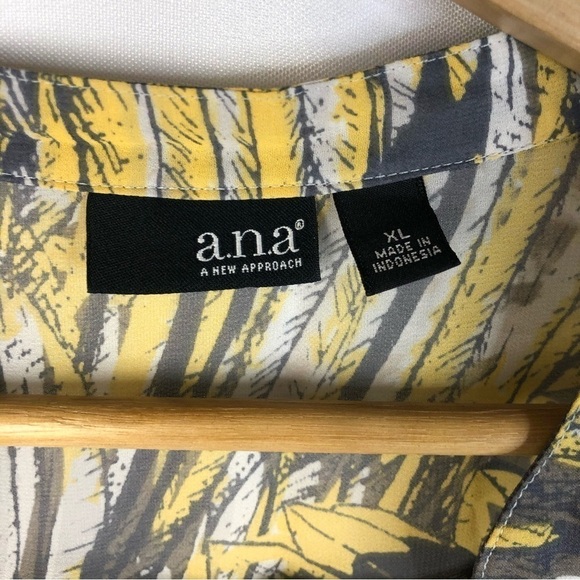 ANA Gray & Yellow Floral Short Sleeve Button Down Blouse XL - Picture 4 of 4